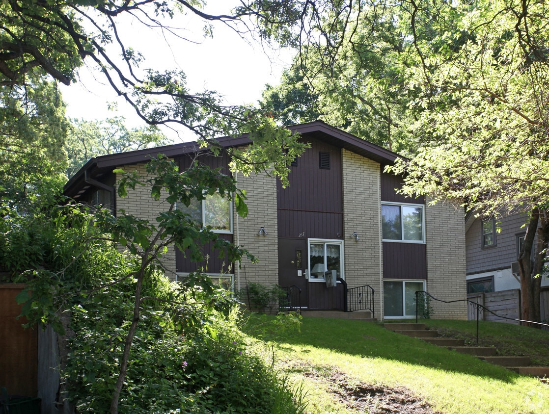 237 Cecil St SE, Minneapolis, MN 55414 Apartments in Minneapolis, MN