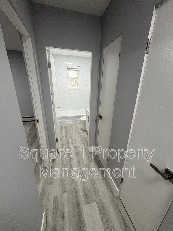 Photo du bâtiment - 9813-9104 104 Street NW