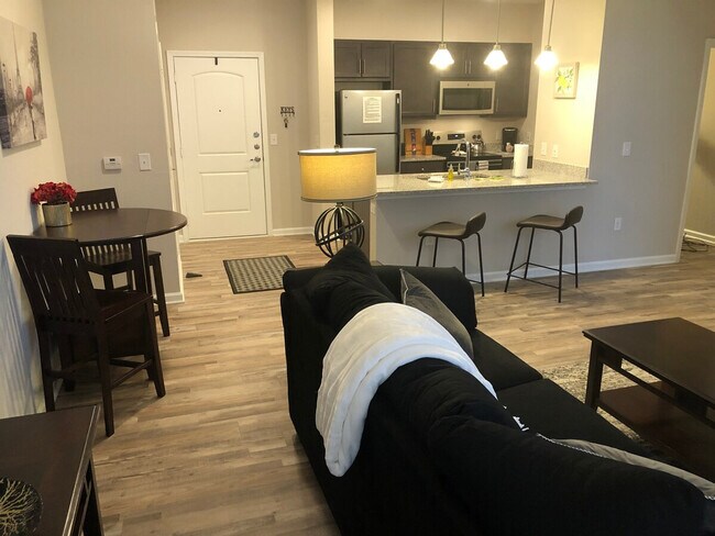 Foto del edificio - 1526 Millspring Dr