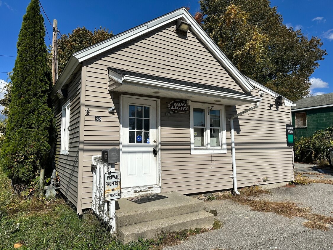 Primary Photo - 66 Wauregan Rd