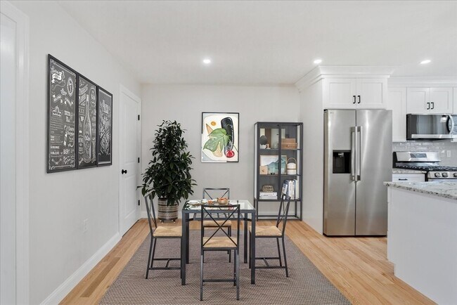 Foto del edificio - 513 Mendon Rd