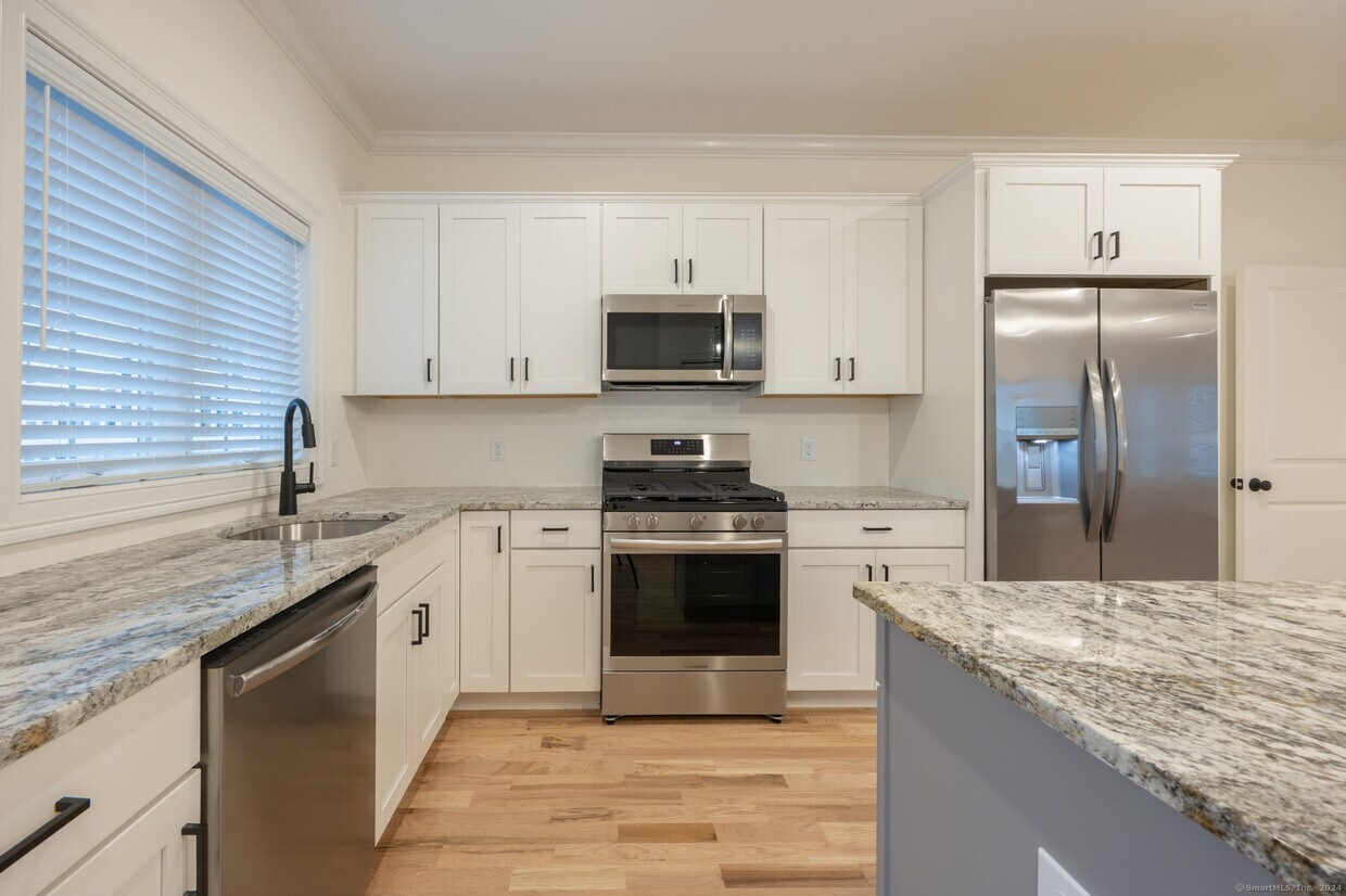 242 S Main St Unit 250, Cheshire, CT 06410 Condo for Rent in Cheshire