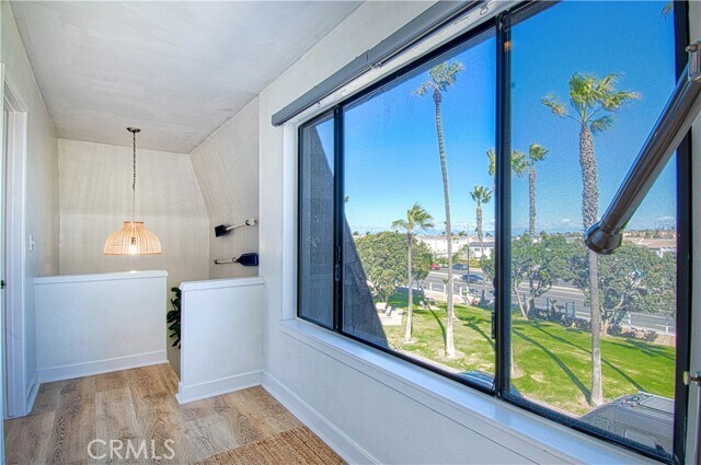 Building Photo - 6303 Seashore Dr