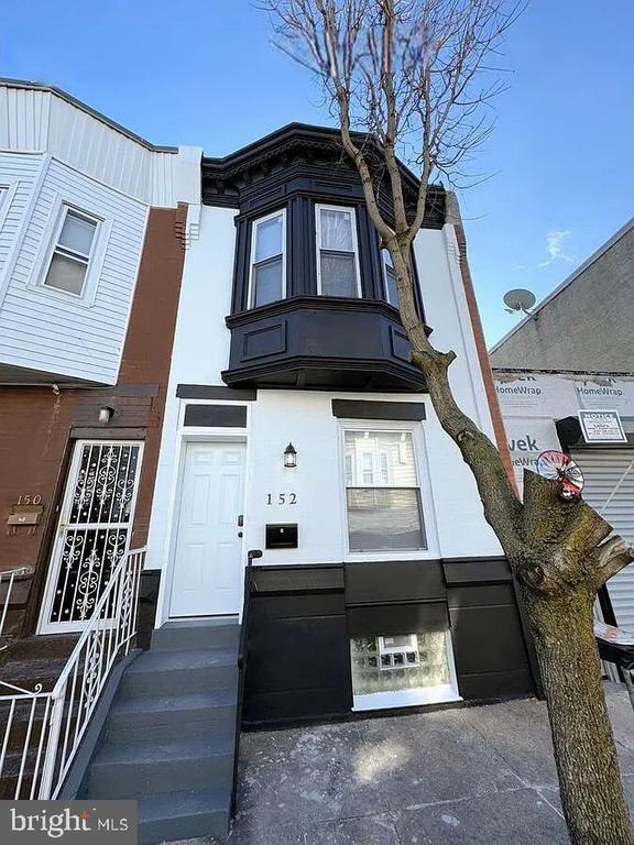 Primary Photo - 152 W Wishart St