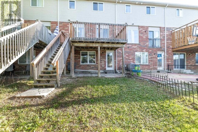 Building Photo - 42 Hasler Crescent