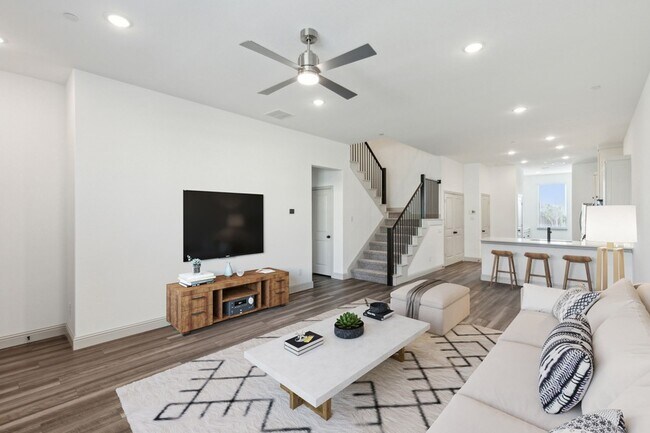 Foto del edificio - 7143 Buchanan Dr