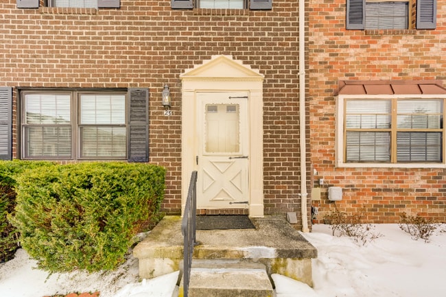 Photo - 23 Brucester Bridge Ct Townhome