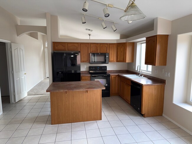 Building Photo - 6794 W Del Mar Ln