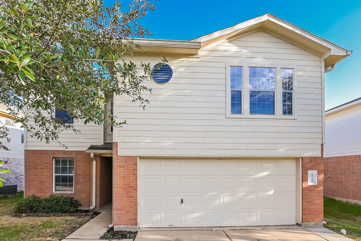 Foto principal - 19211 Dillsbury Ct