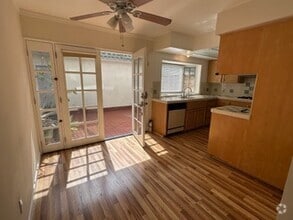 bright welcoming kitchen - 10225 Lurline Ave