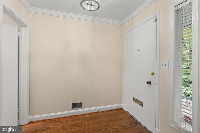 Building Photo - 5512 Uppingham St