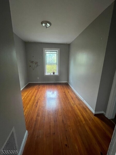 Foto del edificio - 302 Princeton Ave