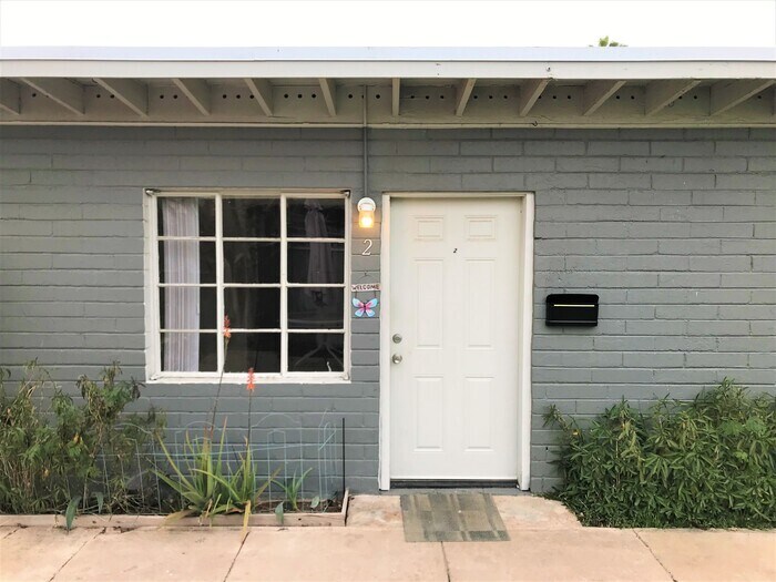 Primary Photo - 1405 W Clarendon Ave