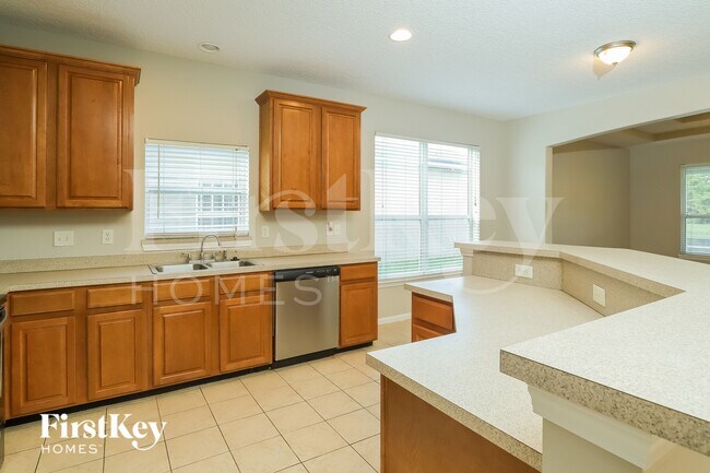 Foto del edificio - 723 Candlebark Dr