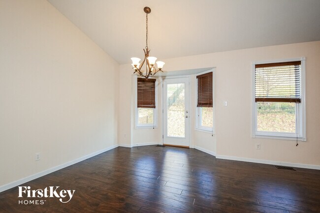 Foto del edificio - 240 Glen Meadows Ct