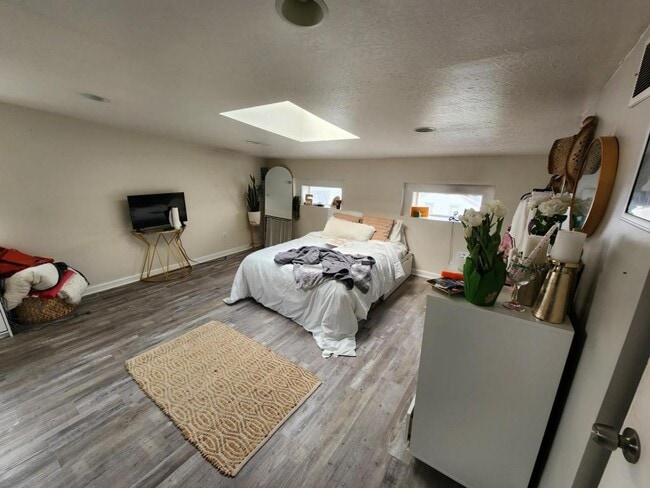 Photo - 2348 Wheeler St House