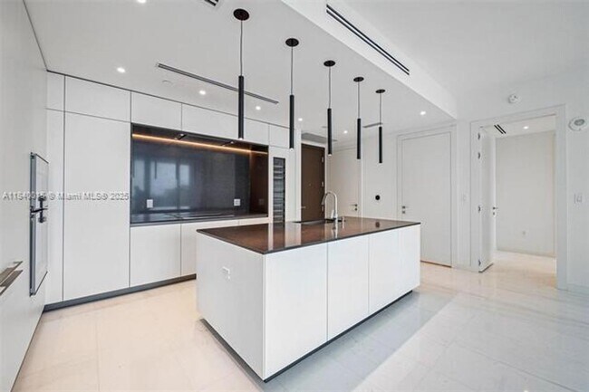 Foto del edificio - 300 Biscayne Blvd Way