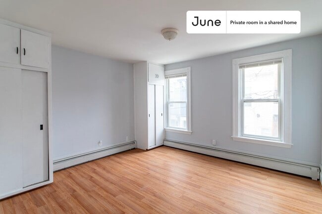 Building Photo - Room in Shared 3 bed/1 bath home