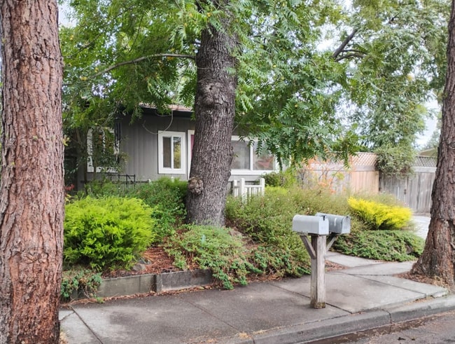 Building Photo - 830 Ware Ave