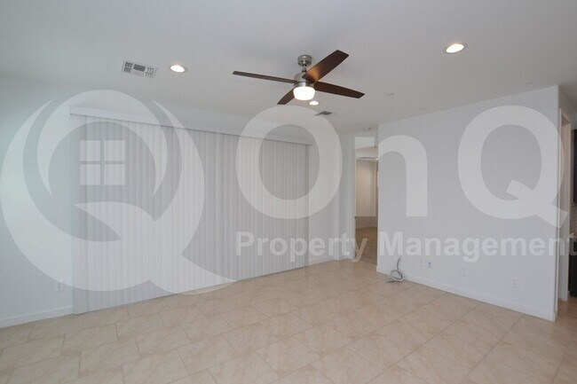 Foto del edificio - 13279 W Red Range Way