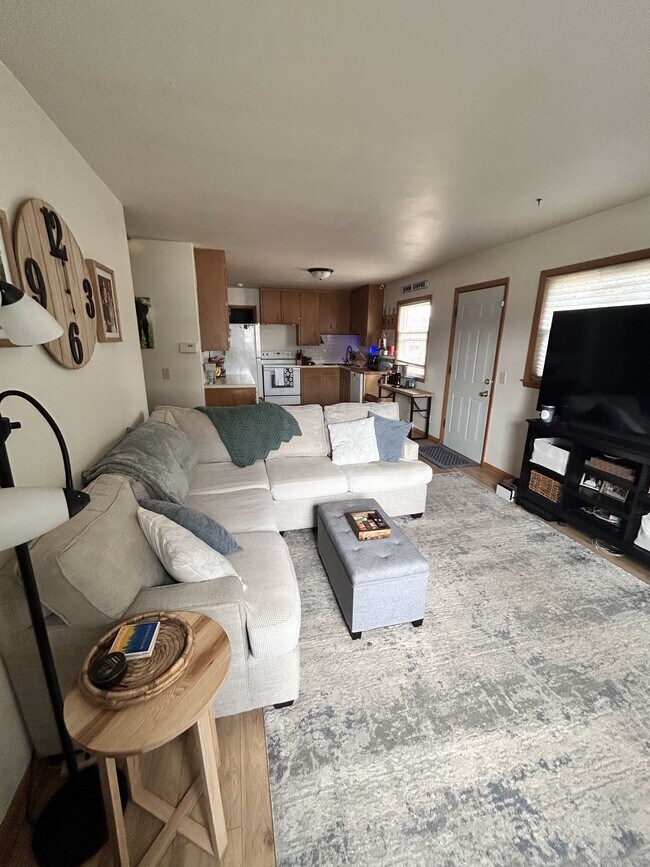 Sala de estar - 5109 Wallace Ave
