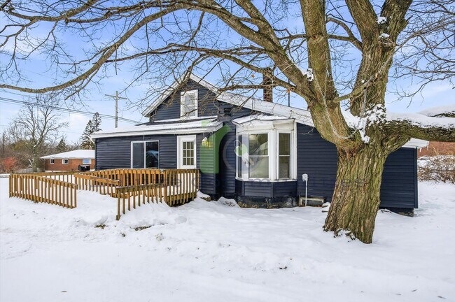 Foto del edificio - Stunning Fully Remodeled 3 Bed Home on a Huge Lot in Coopersville