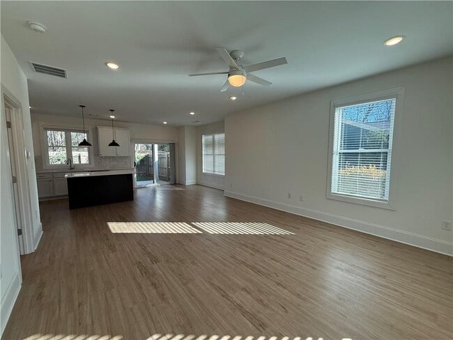 Building Photo - 2936 Cherokee Rd