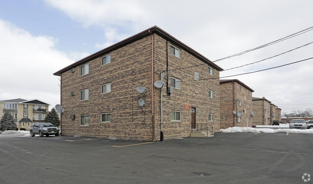 Foto del edificio - 8045 Marion Dr