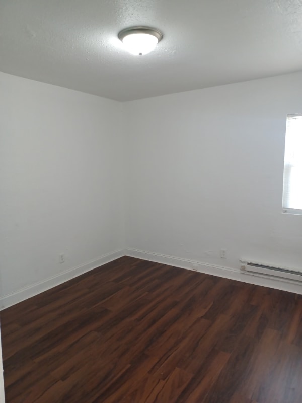 Building Photo - 1221 W Atkinson Ave