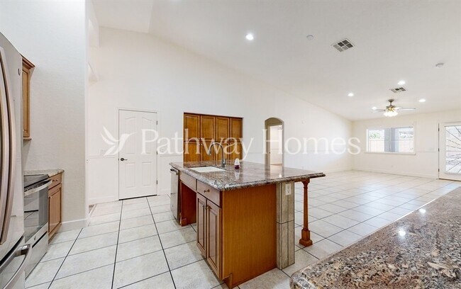 Foto del edificio - 43290 W Griffis Dr