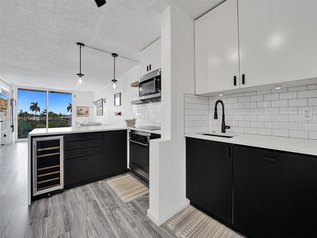 Foto del edificio - 1777 SE 15th St