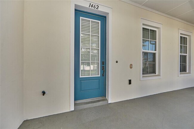 Building Photo - 1462 Resolute St
