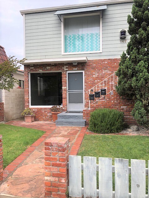 Foto principal - 147 Covina Ave