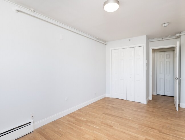 Foto del edificio - 1422 Columbia Rd