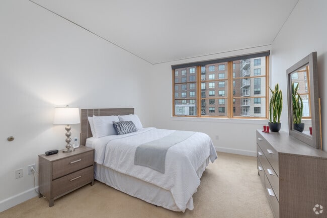 1BR, 1BA - 731SF - Burlington Tower