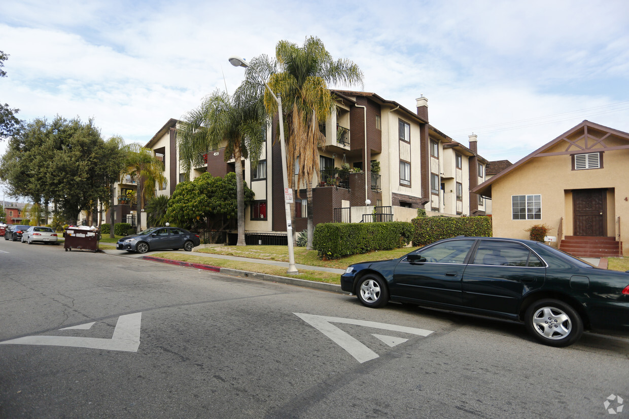 Building Photo - Vinecrest Apartments