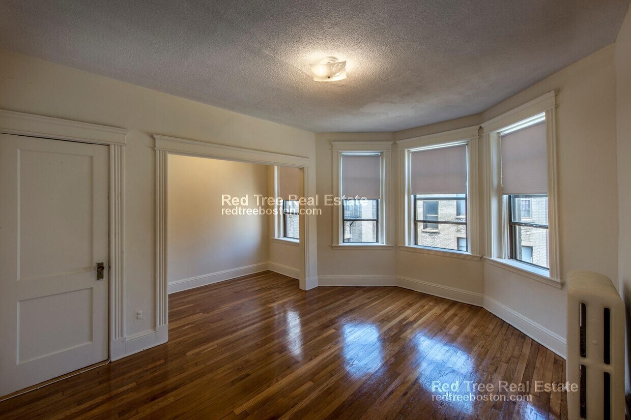 Foto principal - 1153 Commonwealth Ave