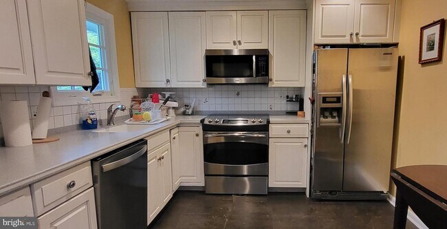 Foto del edificio - 1235 Hunt Club Ln