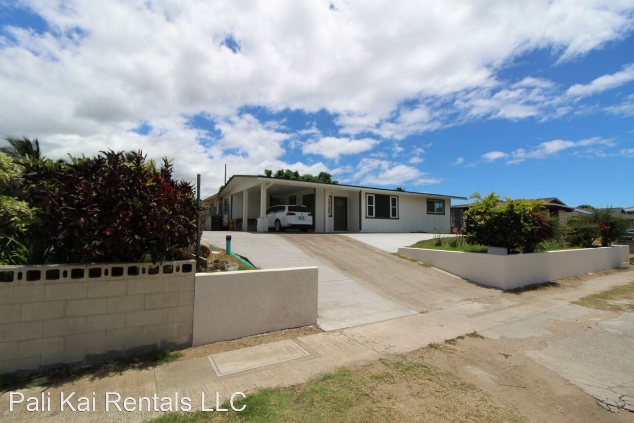 3 br, 2 bath House 588 Waikala Street House Rental in Kahului, HI