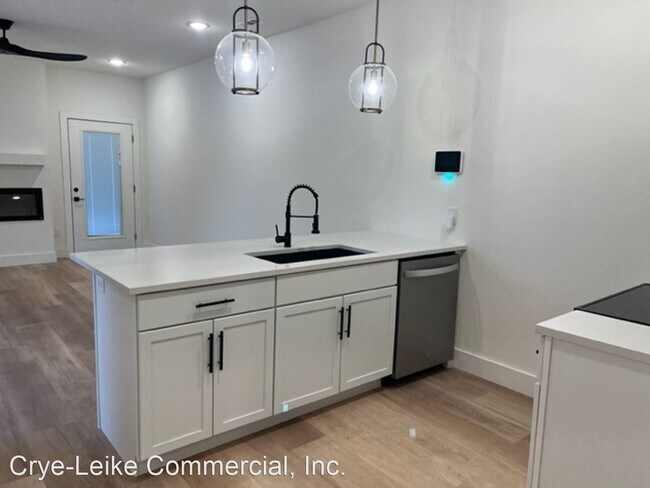 Building Photo - 3 br, 2 bath House - 2600 SW Livingston Sq...