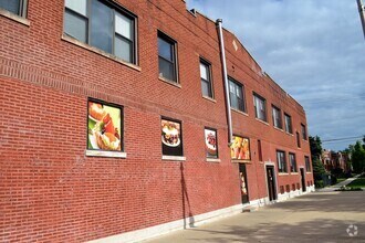 Building Photo - 4349 N Spaulding Ave