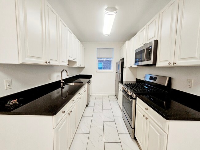 Building Photo - 31 Harris St