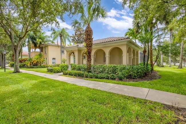 Building Photo - 121 Savona Dr