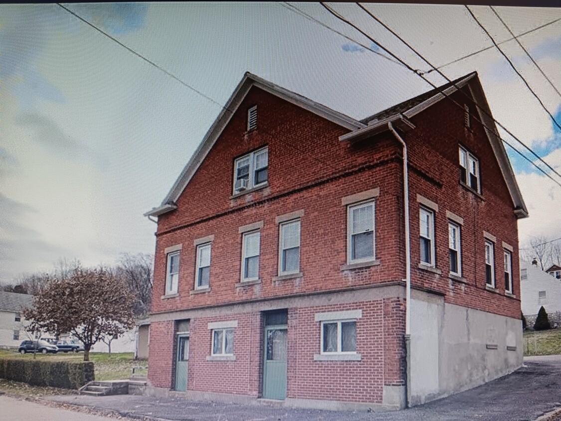 72 Lafayette St Unit 2, Torrington, CT 06790 Apartment for Rent in