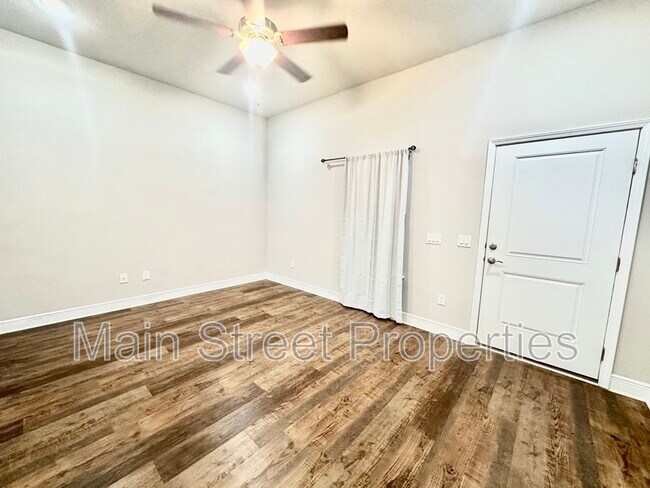 Foto del edificio - 7797 Ira Dr