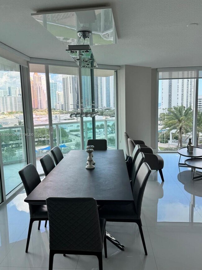 Foto del edificio - 250 Sunny Isles Blvd