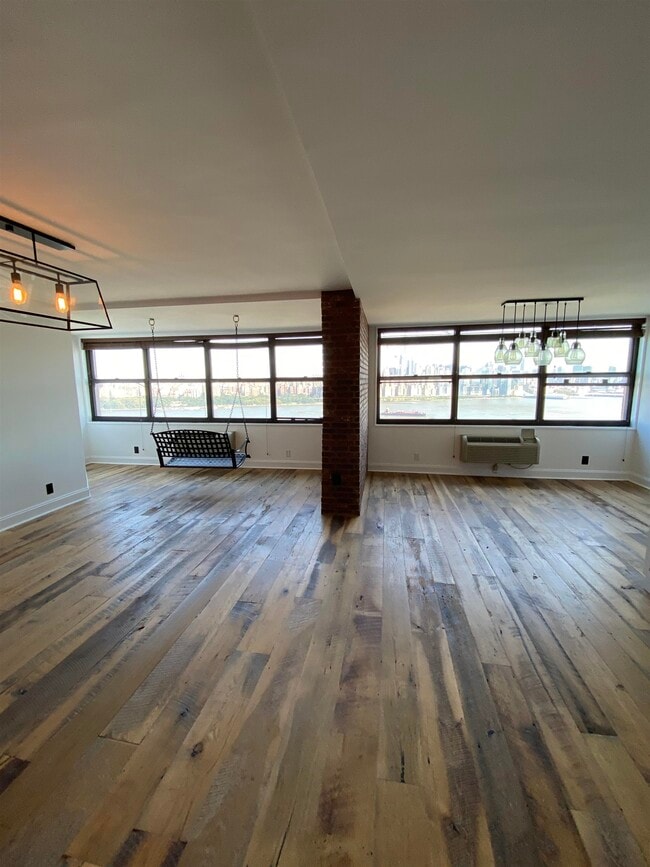 Foto del edificio - 7004 Boulevard E