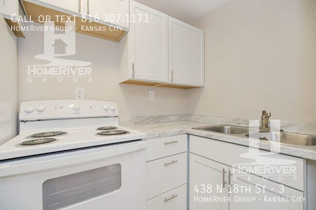 Building Photo - Newly Renovated 1 Bedroom 1 Bathroom with ...