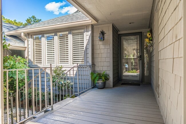 Foto del edificio - 285 Sugar Gum Ln