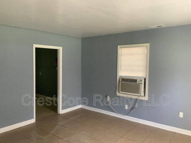 Building Photo - 4866 Tutwiler Ave